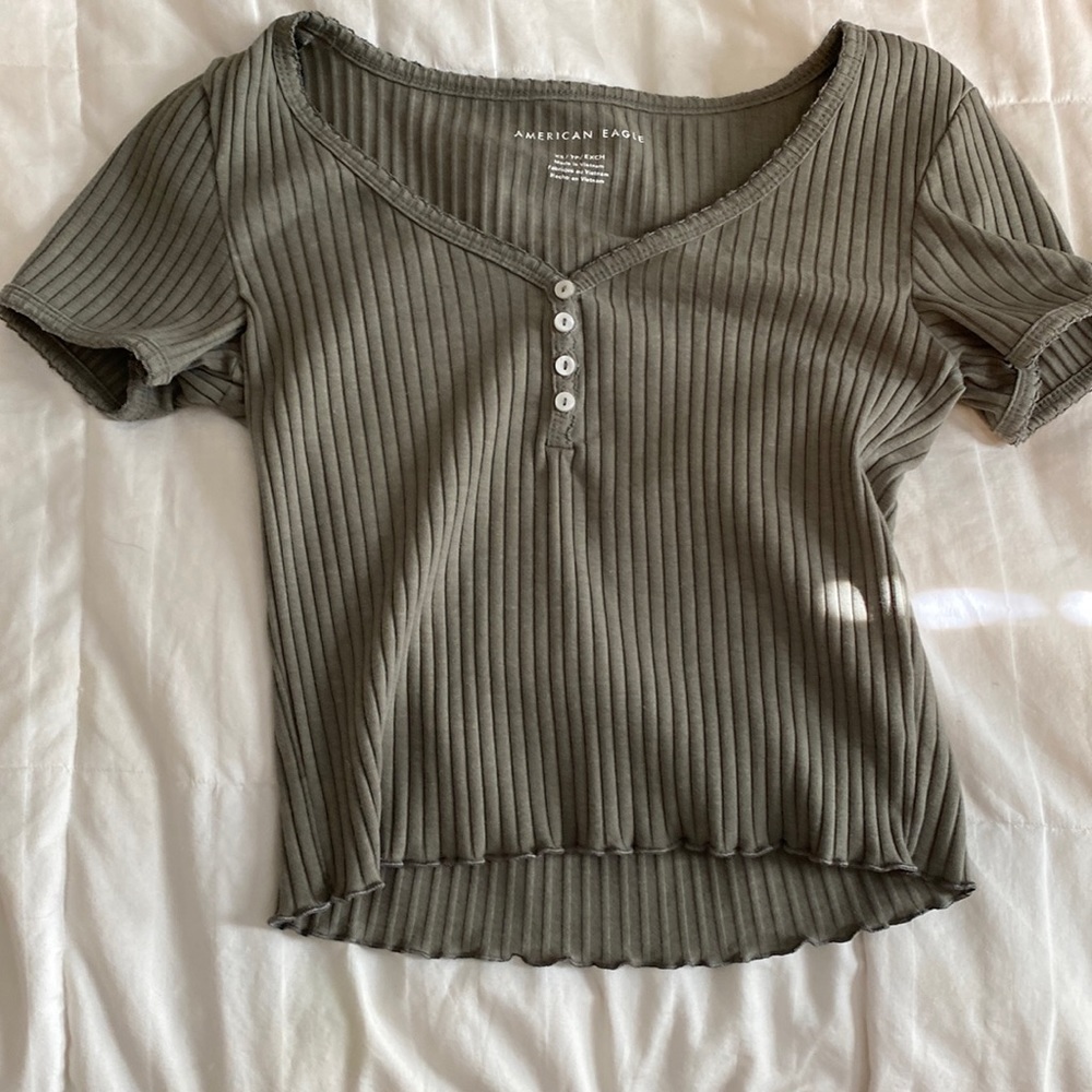 American eagle, XS, green crop shirt.